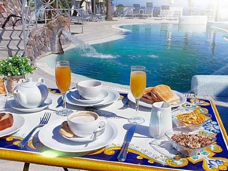 61DDCCADA49796F4317A552A4DC77495