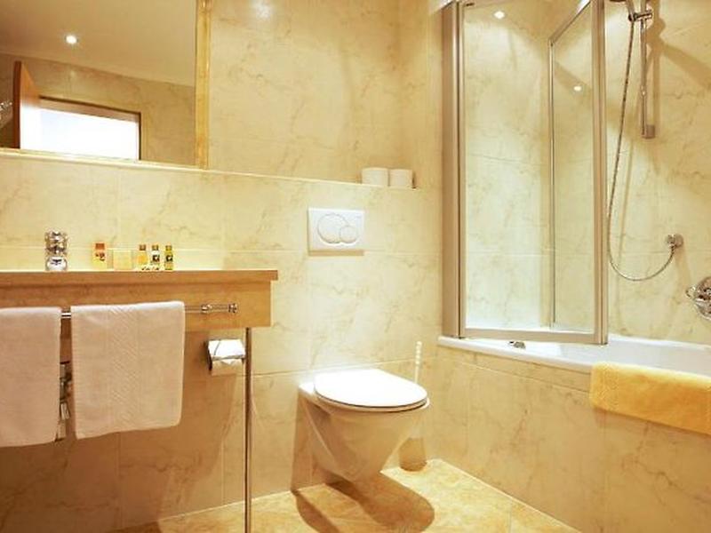 267B137027BAE1E84A4B38EC3E9044AA