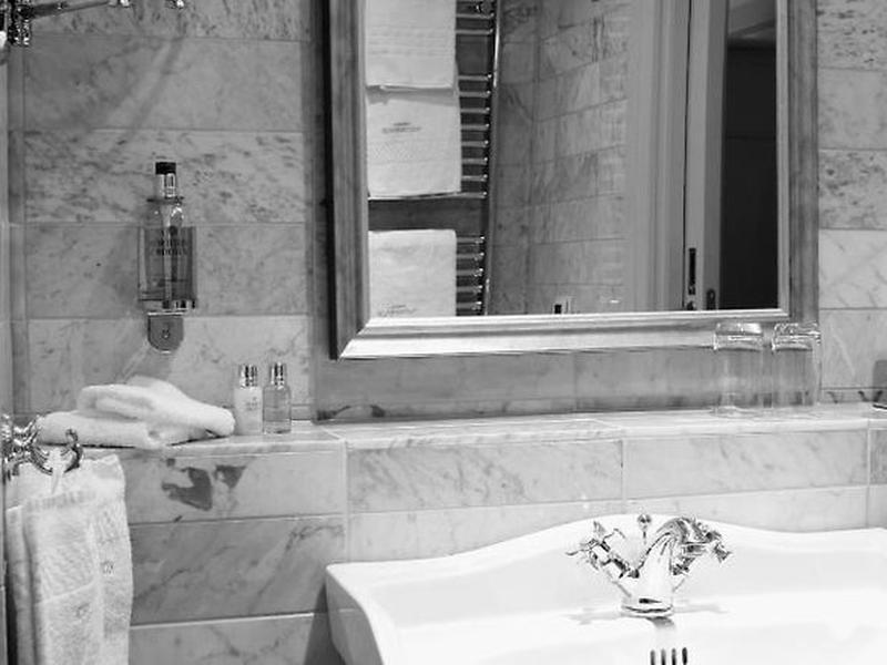 B75EFA8F8D7194DAF8B767DA437EB7A2