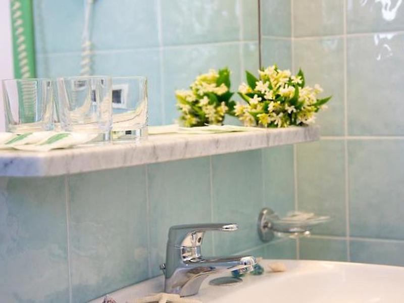 E23AE1726B4A7FB245BD7025E754A30A