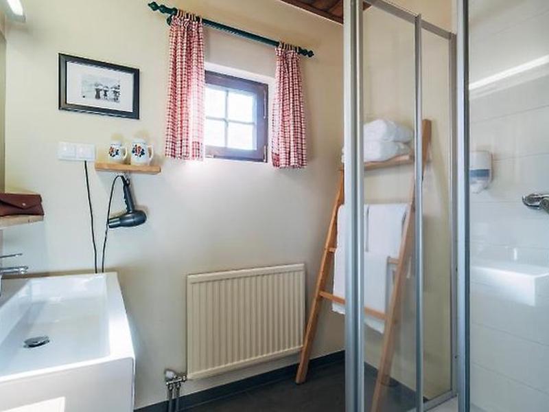 86AE40F44D9CED411153085620EC4695