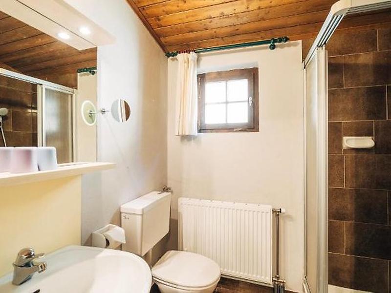 D937BF7945AB7678E98BADD7552AE9E4