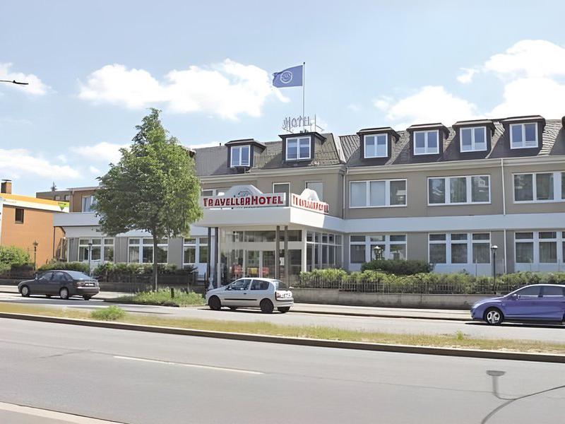 AEF48BC11D9B381208BA7D10E86860EE