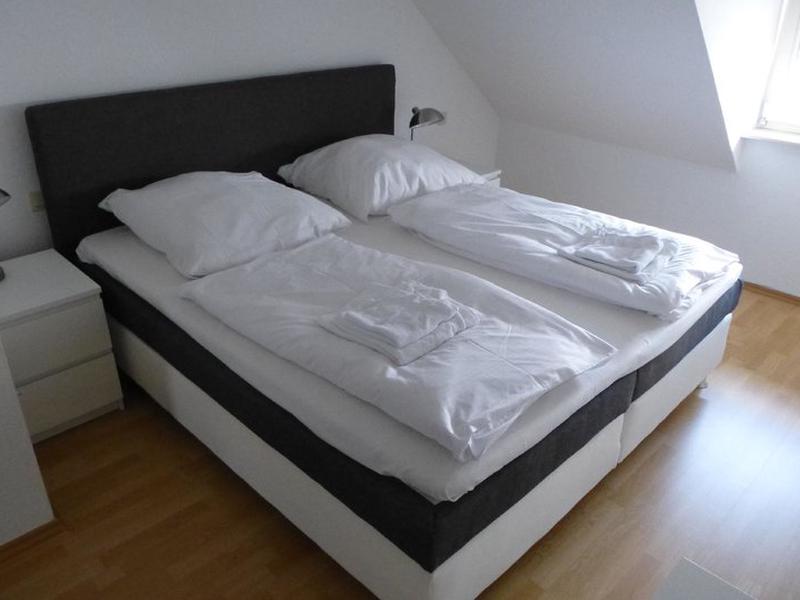 B6E07AEFD2C793DB1D621FA79C407B37