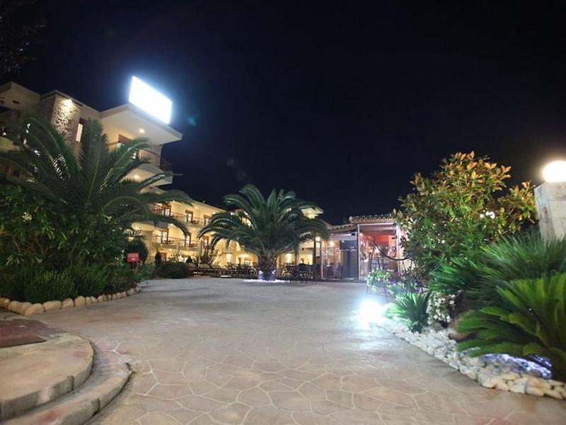 68EC12BA1D56219589C7F353DD1E738E