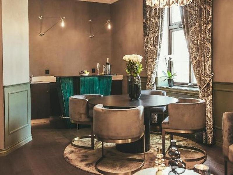 F50ABBDF9EAAEFBA4D17951A4825A4F5