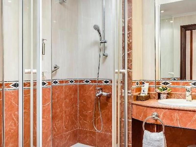 95506BF1B1E05603FC06EA9B9755479D