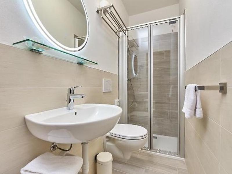 01305BB024D68CE0816112EA794573D4