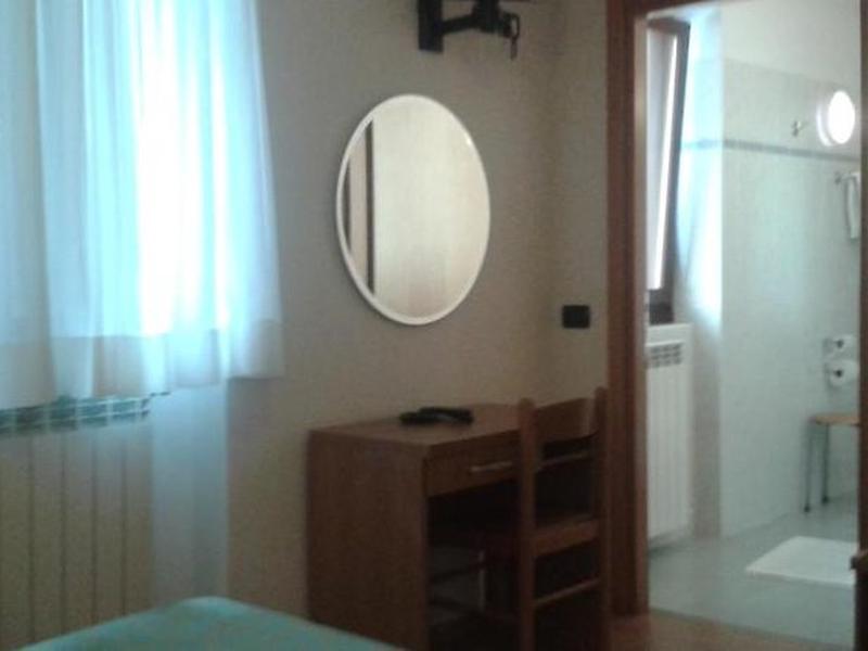 AC3EC7249983E408BB0DDB27FA1AD0E8