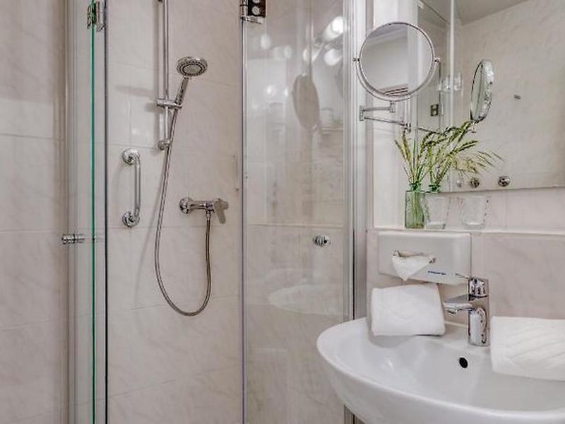 8DABB35EDDFD014CE64E633D0312FCC2