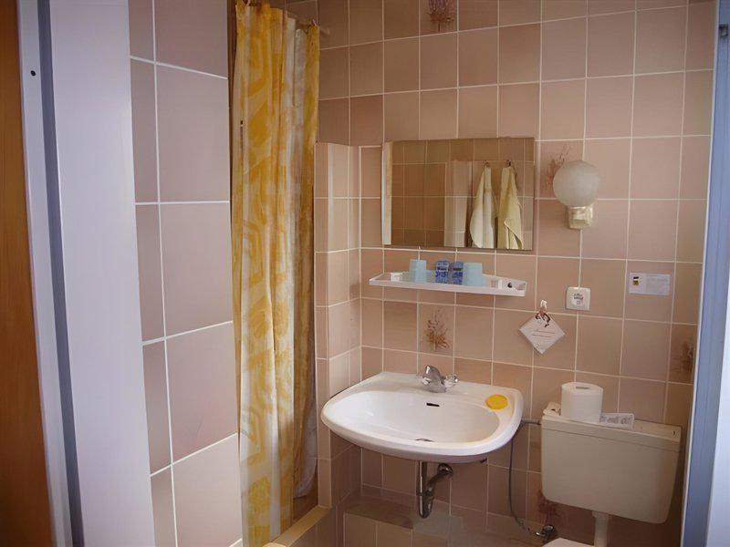 74046C871408A2427BD0FA9F59FEFC5E