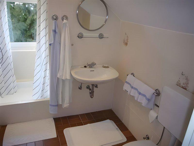 CAE2351E8546791F5BB3BF9B8CCA0E0B