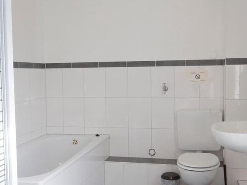 2E12E7CDADB0BBD240D622E618A7FFE7