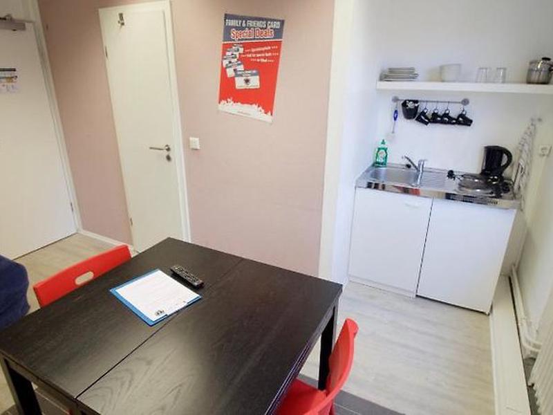 F679A916D1BB84B78047E8EE6CA52608