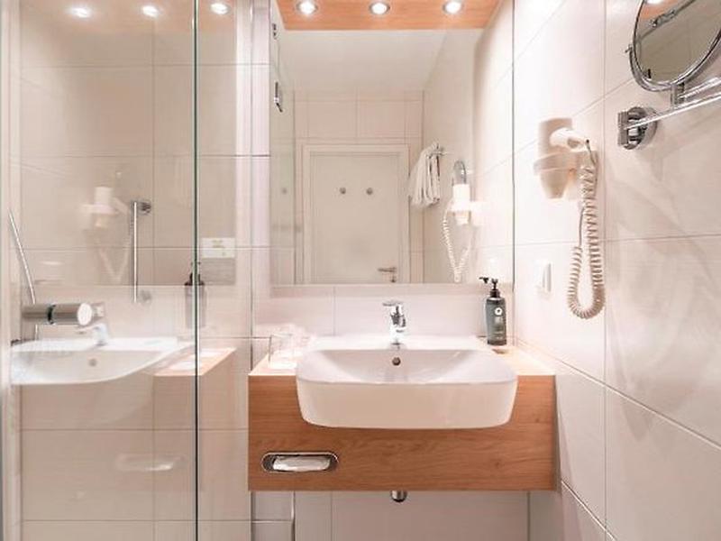 86C515D38B821729C2C12CCB74828105