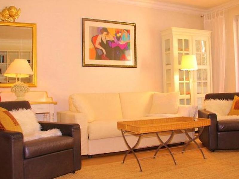 9A7FF1F8102384E81C3A6B1E158424CE