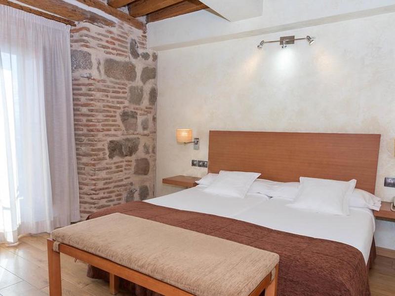 719A89D8E22239370568C49418619894