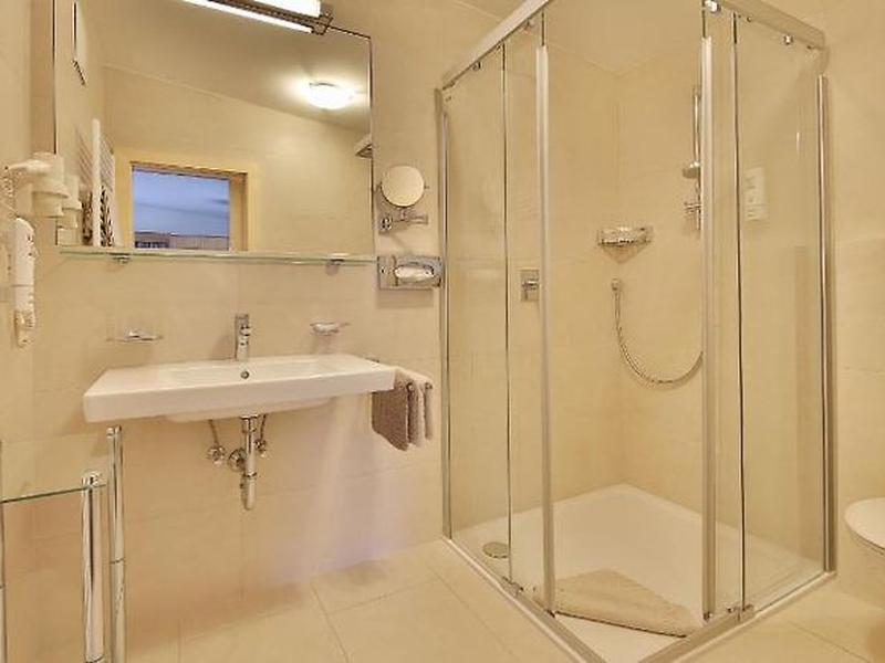 84DFA1EC5693660CA8F42166E3180801