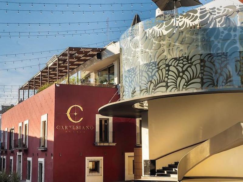 988DCDE7FF3D4D541A4B993B058B56E5