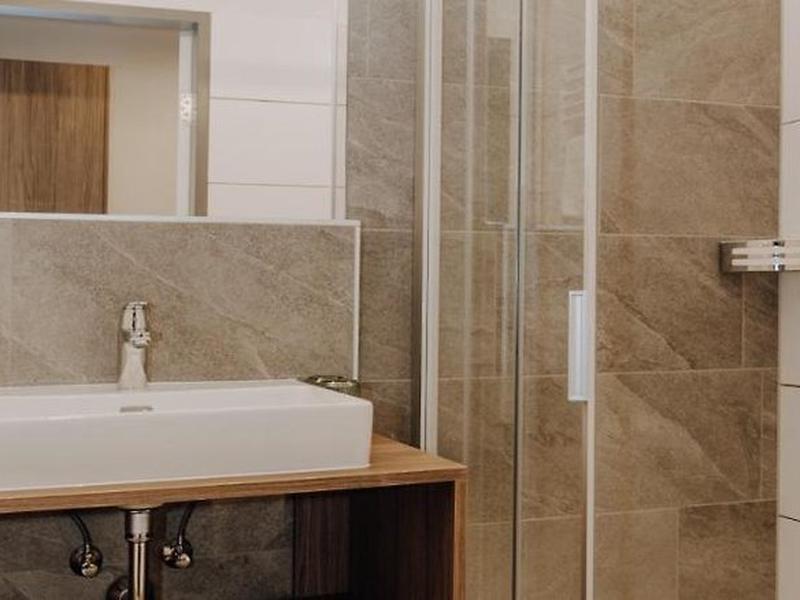 B5EA16D5C15069D48E3F25132C7F0356