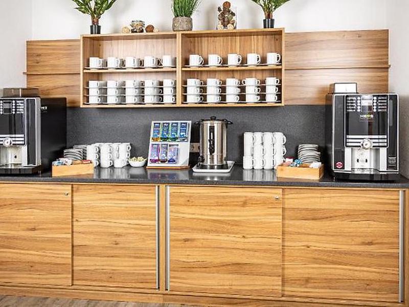 D664B38B9D9AD81E13AB80C7B23DAA4E