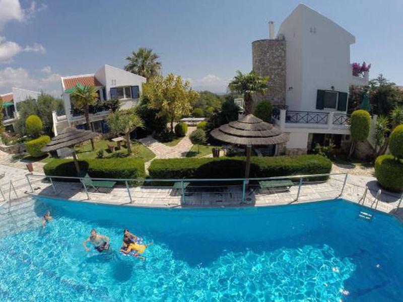 273E37F7C92658D37045F17EBB1C8CD6