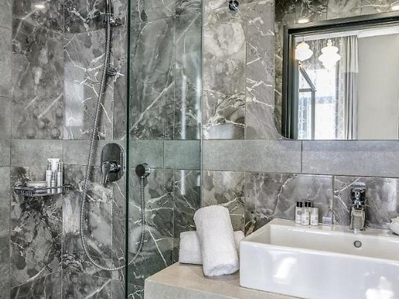 5C6E22B8E3353D7DC5EF140CE49F34FA