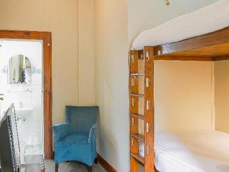 55BB1AACE00FDF4D9856106079A4335E