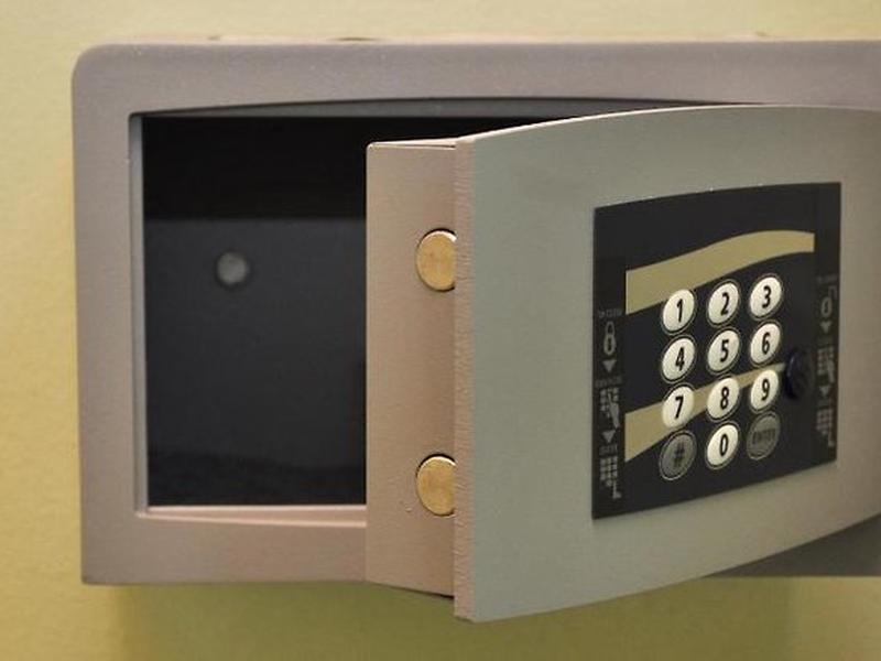 B82FE7F48FF8D988E56D9DCFC63F0F1D