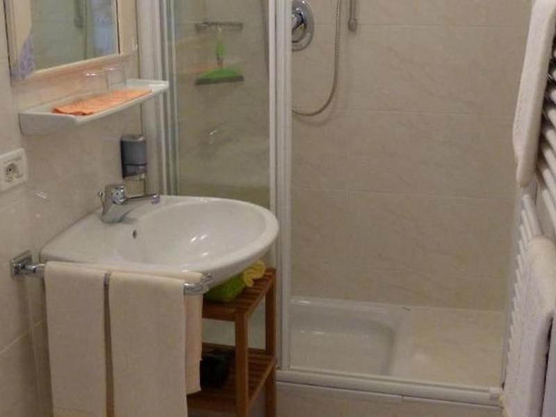 E43DB829F1BE150C3449D408A50741F0