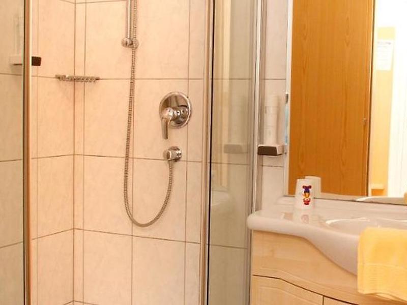 92BF0C689D98B458880550FF243AC398