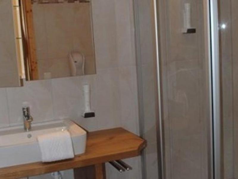 E7AAD746C2C6F7AA0641D398604D3108