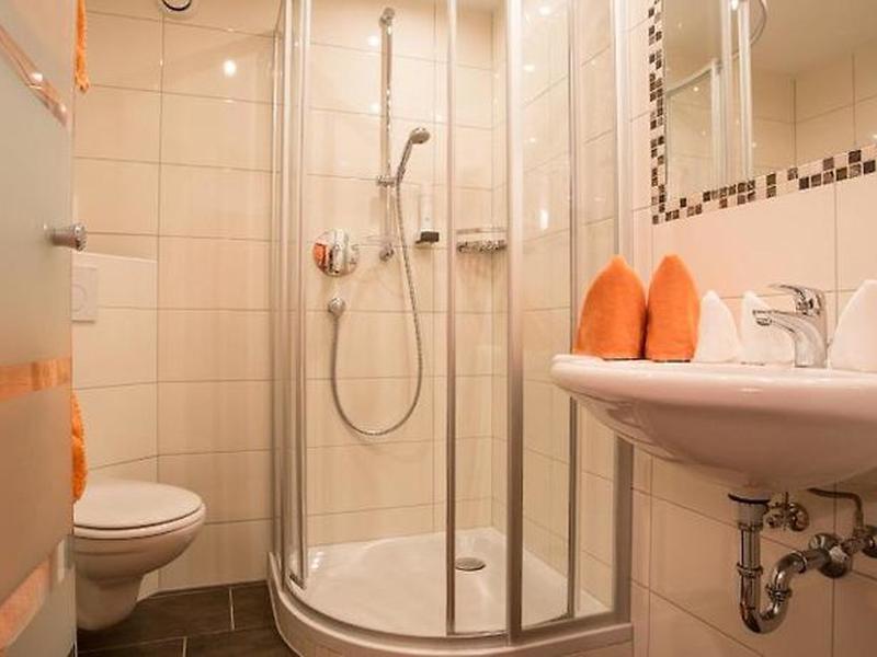 CEB694B60D239531D7870DCB09915664