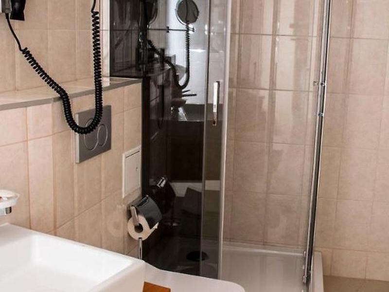 194B03A68401F260EDC4401E4D55DA81