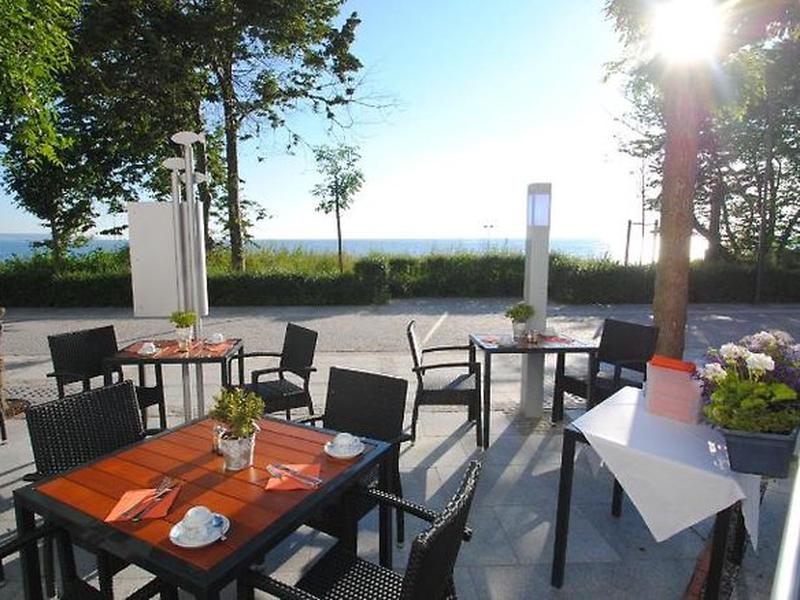 B1BD9CC516781A3F9923BE54E7A3F697