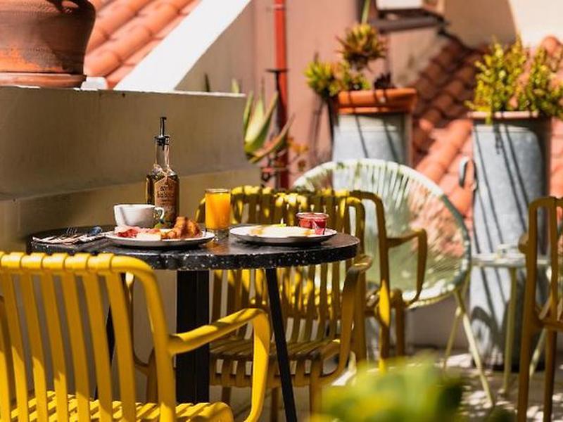 CBB7BA6101466F8781D5CCC5B07B7F98