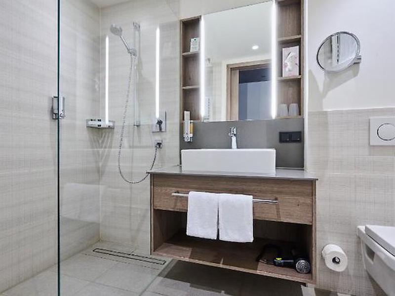 1B2B81F828A1F058A2C9C0D6F8815AE0