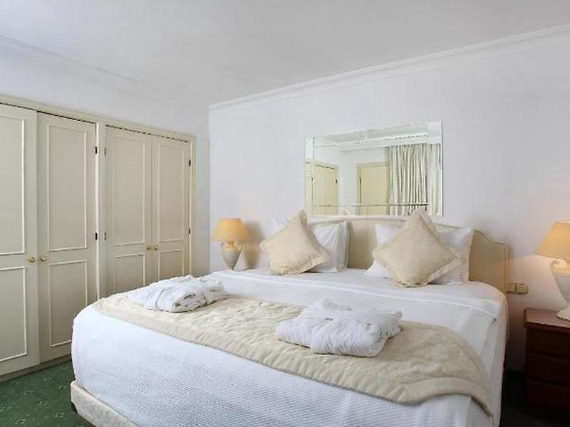 DFC2DFA7034F7C207CBB5345577C8D5B