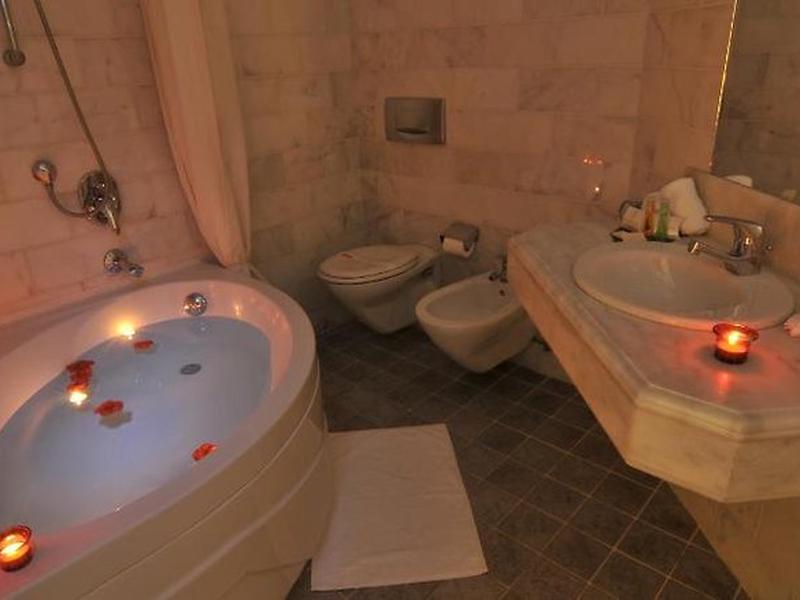 6DE3EB6D05A60F99D8587CD8B2521562