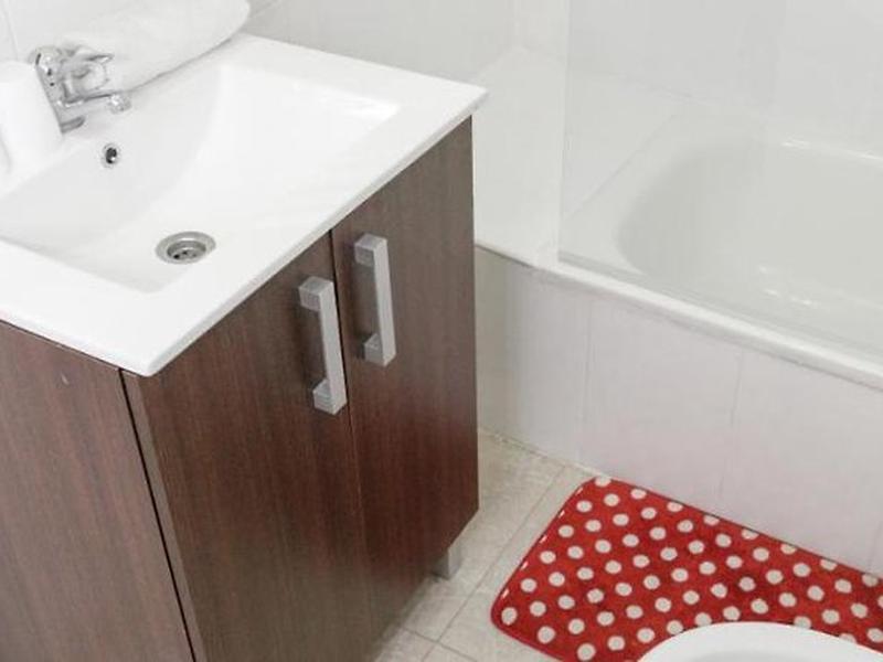 34C8757E93E151BF8DFFF956BDE500FB