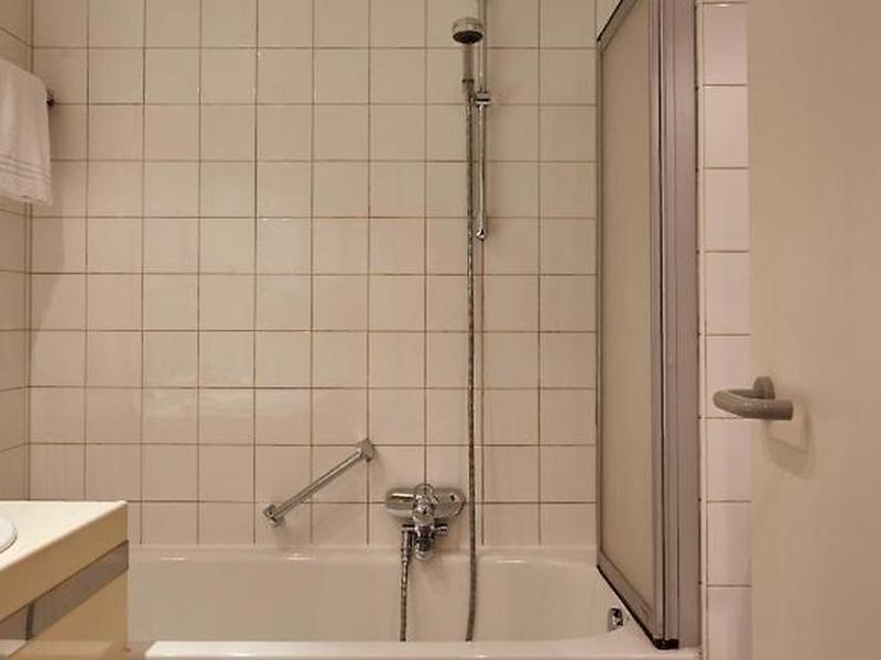 C7E73221E4B752F8EC6705E444E09858