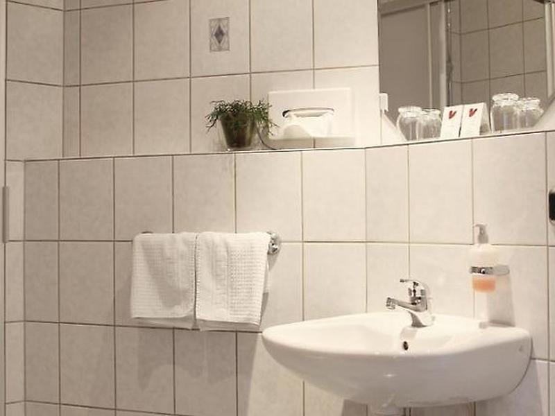 B35C69ABAC105A9D40D0B3DA906F1D1F