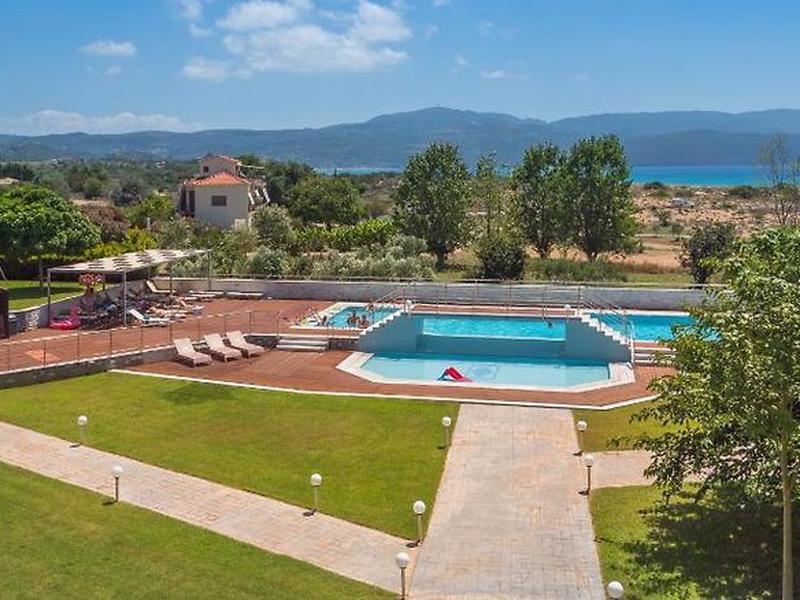 0826E0E45B7B00AE3D441A4504B57D16