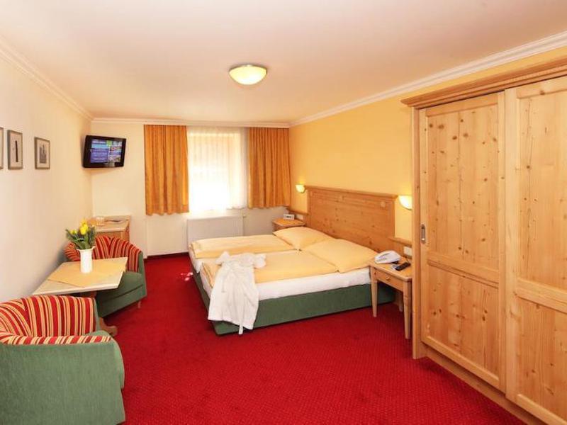 35A2A90A1FA99358851C8B3E15FDFB42