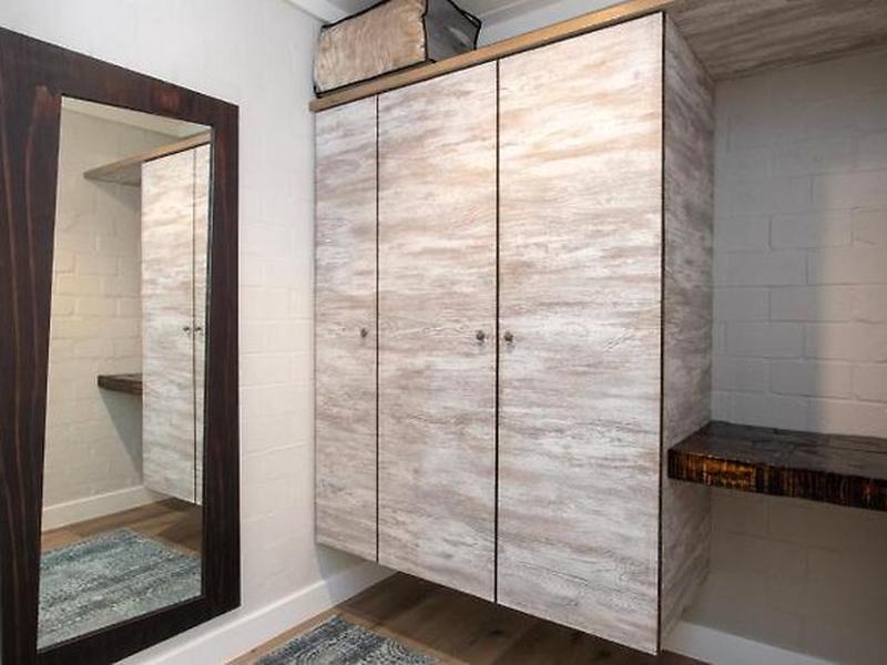 08DAC146ABC2972E0F8428A331034803