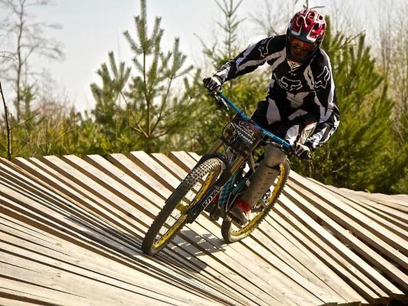 ADFE08A02F20898632B1DFF03F75AC4C