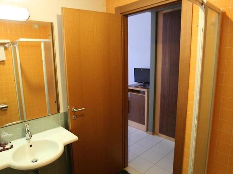 94E5D80A972FEFFAA84473B6BF8F085F