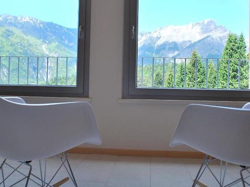 2CB75F1AE95F8F9DB5C9D47BC4B6372A