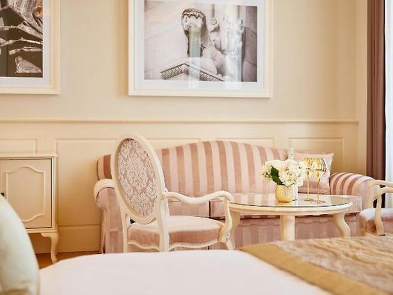 95F974A4400D2F5D58DCC66B546CF279