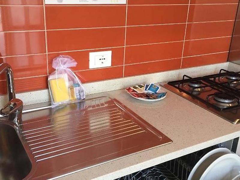 DCB31FFA4E5E0EE7C8AE4B651AA7BCCB